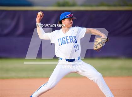 Thumbnail 3 in Lennard @ Jesuit (Saladino) photogallery.