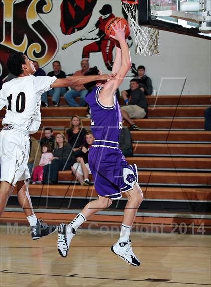 Thumbnail 2 in David Crockett vs Sevier County (Renasant Bank Christmas Tournament) photogallery.