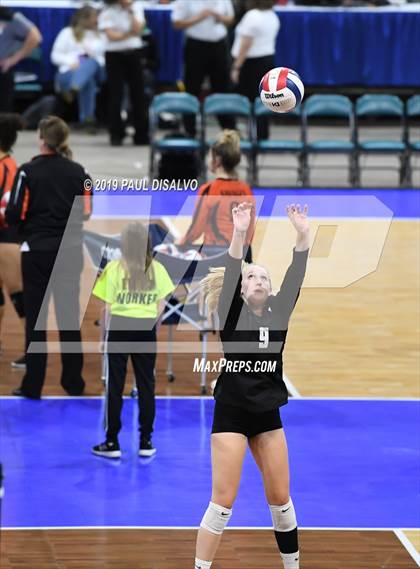Thumbnail 3 in Mountain Vista vs. Grandview (CHSAA 5A Playoff) photogallery.