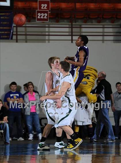 Thumbnail 3 in Pratt vs. Coffeyville-Field Kindley (KSHSAA 4A 1st Round) photogallery.