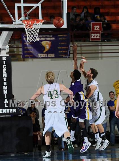 Thumbnail 1 in Pratt vs. Coffeyville-Field Kindley (KSHSAA 4A 1st Round) photogallery.