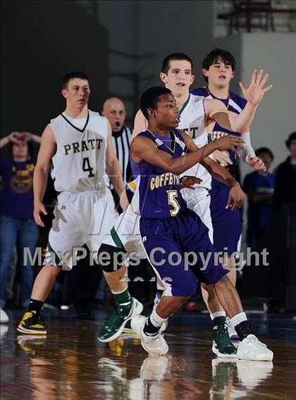 Thumbnail 2 in Pratt vs. Coffeyville-Field Kindley (KSHSAA 4A 1st Round) photogallery.