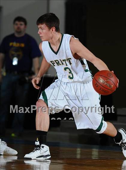 Thumbnail 3 in Pratt vs. Coffeyville-Field Kindley (KSHSAA 4A 1st Round) photogallery.