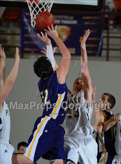 Thumbnail 3 in Pratt vs. Coffeyville-Field Kindley (KSHSAA 4A 1st Round) photogallery.