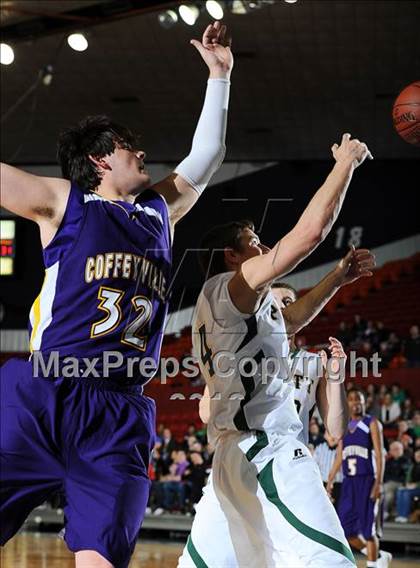 Thumbnail 3 in Pratt vs. Coffeyville-Field Kindley (KSHSAA 4A 1st Round) photogallery.