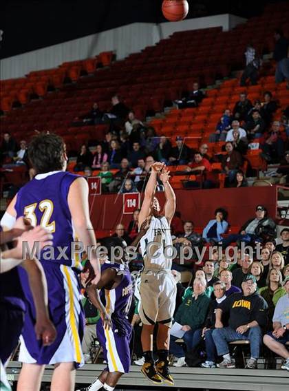 Thumbnail 2 in Pratt vs. Coffeyville-Field Kindley (KSHSAA 4A 1st Round) photogallery.