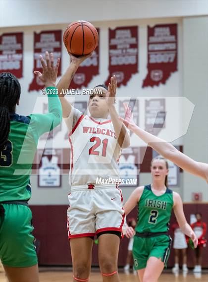 Thumbnail 3 in Cathedral vs. Lawrence North (IHSAA 4A sectional 10 semi-final) photogallery.