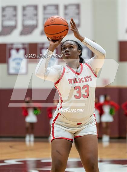 Thumbnail 3 in Cathedral vs. Lawrence North (IHSAA 4A sectional 10 semi-final) photogallery.