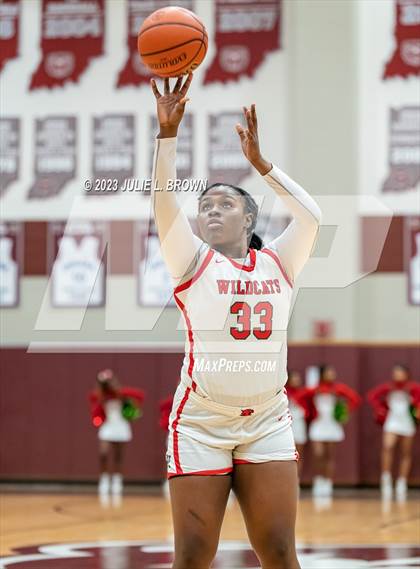 Thumbnail 2 in Cathedral vs. Lawrence North (IHSAA 4A sectional 10 semi-final) photogallery.