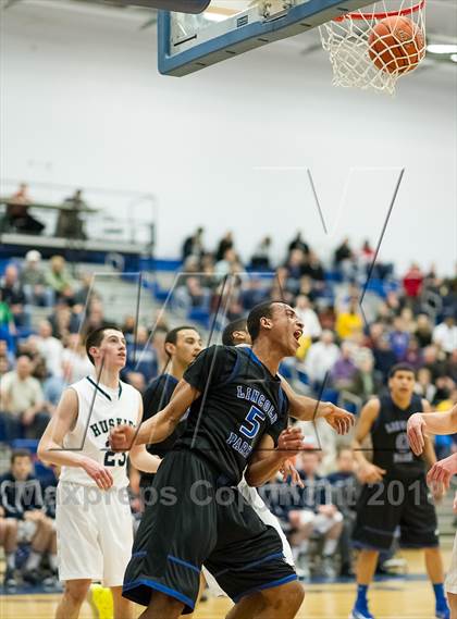 Thumbnail 1 in Bishop Carroll vs. Lincoln Park Performing Arts (PIAA Class A Quarterfinal) photogallery.