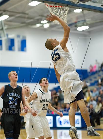 Thumbnail 1 in Bishop Carroll vs. Lincoln Park Performing Arts (PIAA Class A Quarterfinal) photogallery.