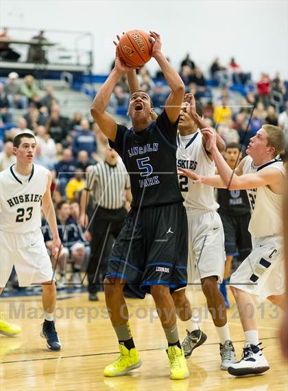 Thumbnail 1 in Bishop Carroll vs. Lincoln Park Performing Arts (PIAA Class A Quarterfinal) photogallery.