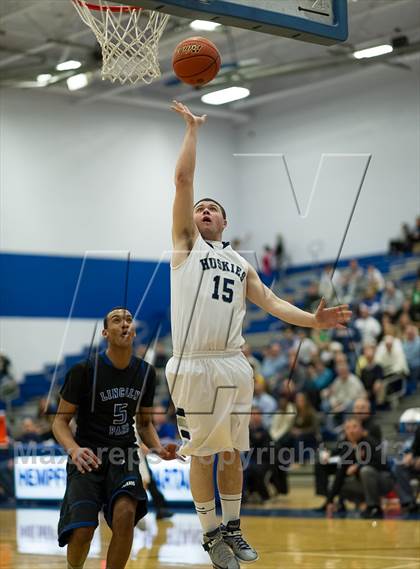 Thumbnail 2 in Bishop Carroll vs. Lincoln Park Performing Arts (PIAA Class A Quarterfinal) photogallery.