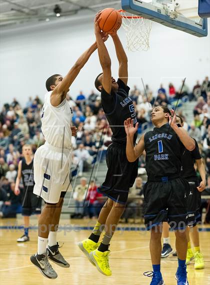 Thumbnail 2 in Bishop Carroll vs. Lincoln Park Performing Arts (PIAA Class A Quarterfinal) photogallery.