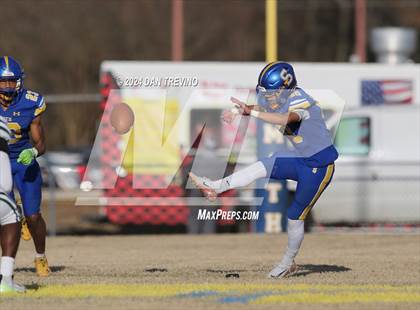 Thumbnail 3 in Colonial Forge vs Oscar Smith (VHSL Class 6 Semifinal) photogallery.
