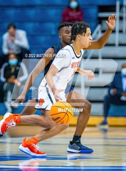 Thumbnail 3 in New Hanover vs. Westover (Cumberland County Holiday Classic) photogallery.