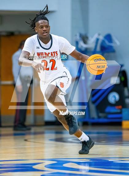 Thumbnail 3 in New Hanover vs. Westover (Cumberland County Holiday Classic) photogallery.