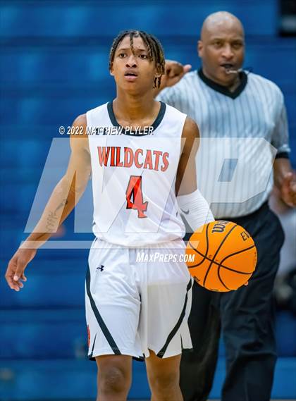 Thumbnail 2 in New Hanover vs. Westover (Cumberland County Holiday Classic) photogallery.