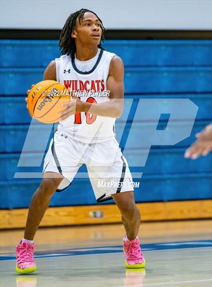 Thumbnail 2 in New Hanover vs. Westover (Cumberland County Holiday Classic) photogallery.