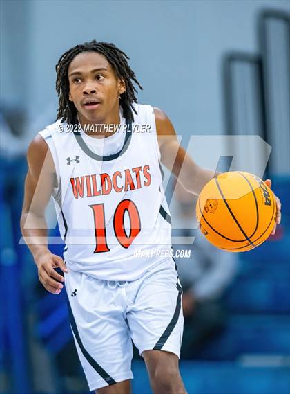 Thumbnail 2 in New Hanover vs. Westover (Cumberland County Holiday Classic) photogallery.
