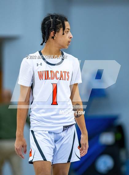 Thumbnail 2 in New Hanover vs. Westover (Cumberland County Holiday Classic) photogallery.