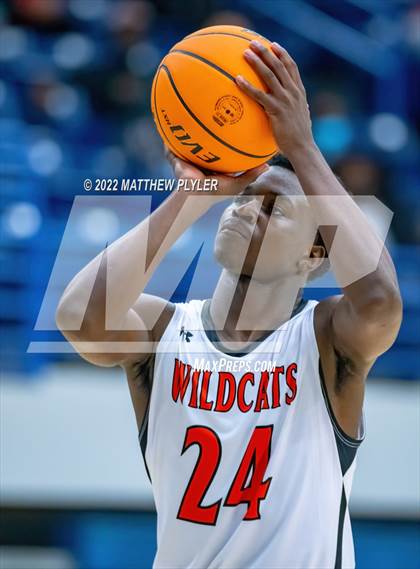 Thumbnail 2 in New Hanover vs. Westover (Cumberland County Holiday Classic) photogallery.