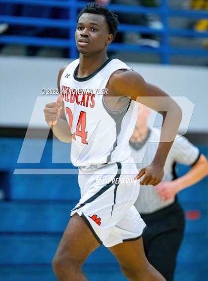 Thumbnail 2 in New Hanover vs. Westover (Cumberland County Holiday Classic) photogallery.