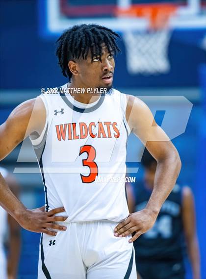 Thumbnail 2 in New Hanover vs. Westover (Cumberland County Holiday Classic) photogallery.