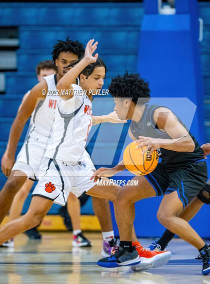 Thumbnail 2 in New Hanover vs. Westover (Cumberland County Holiday Classic) photogallery.