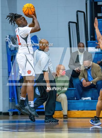 Thumbnail 3 in New Hanover vs. Westover (Cumberland County Holiday Classic) photogallery.