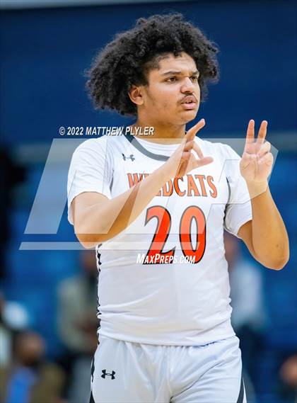 Thumbnail 3 in New Hanover vs. Westover (Cumberland County Holiday Classic) photogallery.