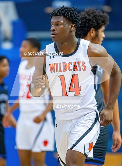 Thumbnail 2 in New Hanover vs. Westover (Cumberland County Holiday Classic) photogallery.