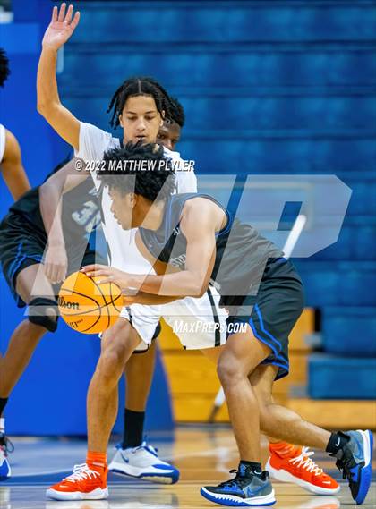 Thumbnail 3 in New Hanover vs. Westover (Cumberland County Holiday Classic) photogallery.