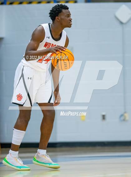 Thumbnail 1 in New Hanover vs. Westover (Cumberland County Holiday Classic) photogallery.