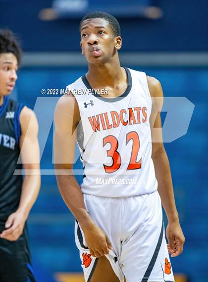 Thumbnail 1 in New Hanover vs. Westover (Cumberland County Holiday Classic) photogallery.