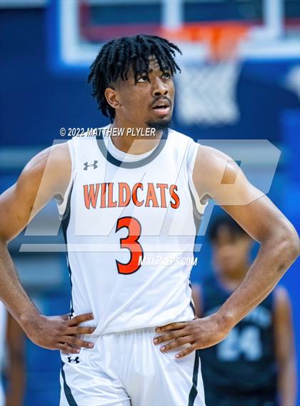 Thumbnail 3 in New Hanover vs. Westover (Cumberland County Holiday Classic) photogallery.