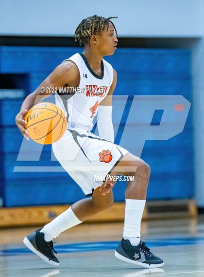 Thumbnail 2 in New Hanover vs. Westover (Cumberland County Holiday Classic) photogallery.