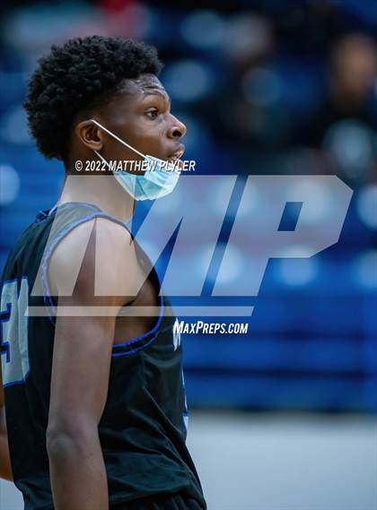 Thumbnail 2 in New Hanover vs. Westover (Cumberland County Holiday Classic) photogallery.