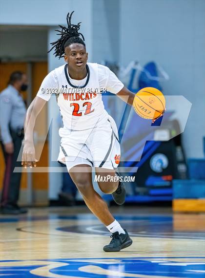 Thumbnail 2 in New Hanover vs. Westover (Cumberland County Holiday Classic) photogallery.