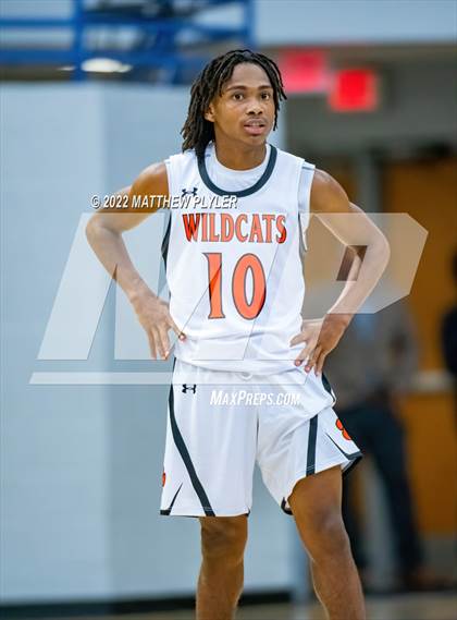 Thumbnail 3 in New Hanover vs. Westover (Cumberland County Holiday Classic) photogallery.
