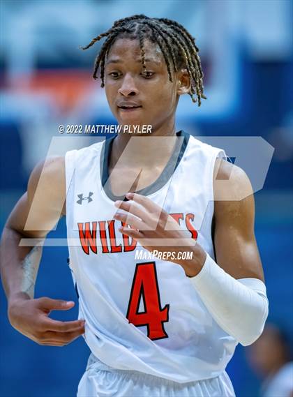 Thumbnail 1 in New Hanover vs. Westover (Cumberland County Holiday Classic) photogallery.