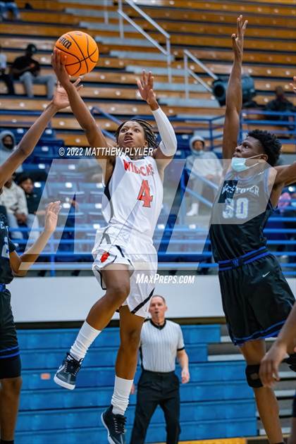 Thumbnail 3 in New Hanover vs. Westover (Cumberland County Holiday Classic) photogallery.
