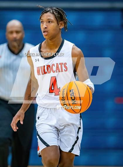Thumbnail 2 in New Hanover vs. Westover (Cumberland County Holiday Classic) photogallery.
