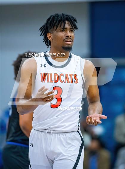 Thumbnail 1 in New Hanover vs. Westover (Cumberland County Holiday Classic) photogallery.