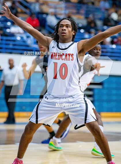 Thumbnail 1 in New Hanover vs. Westover (Cumberland County Holiday Classic) photogallery.