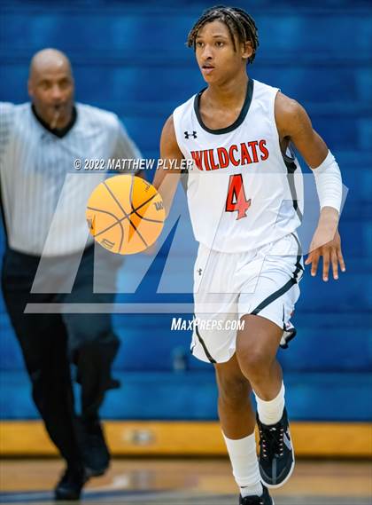Thumbnail 1 in New Hanover vs. Westover (Cumberland County Holiday Classic) photogallery.
