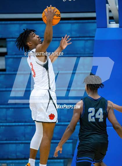 Thumbnail 1 in New Hanover vs. Westover (Cumberland County Holiday Classic) photogallery.