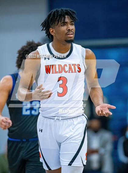 Thumbnail 3 in New Hanover vs. Westover (Cumberland County Holiday Classic) photogallery.