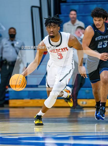 Thumbnail 2 in New Hanover vs. Westover (Cumberland County Holiday Classic) photogallery.