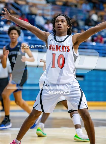 Thumbnail 2 in New Hanover vs. Westover (Cumberland County Holiday Classic) photogallery.